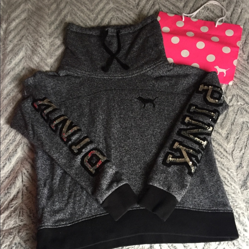 🆕📣XS VS Cozy Cowl Neck Sweatshirt 🖤